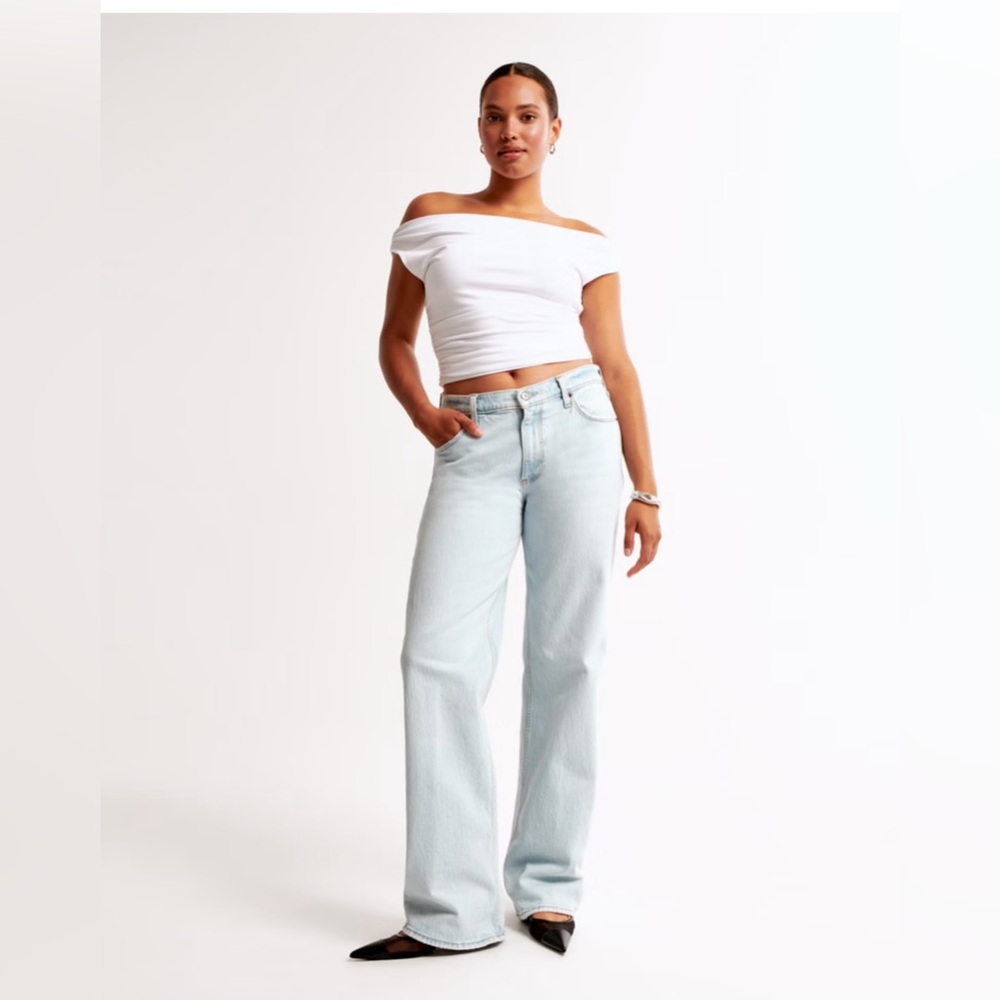Abercrombie & Fitch Low Rise Baggy Jean Light Wash Size 10